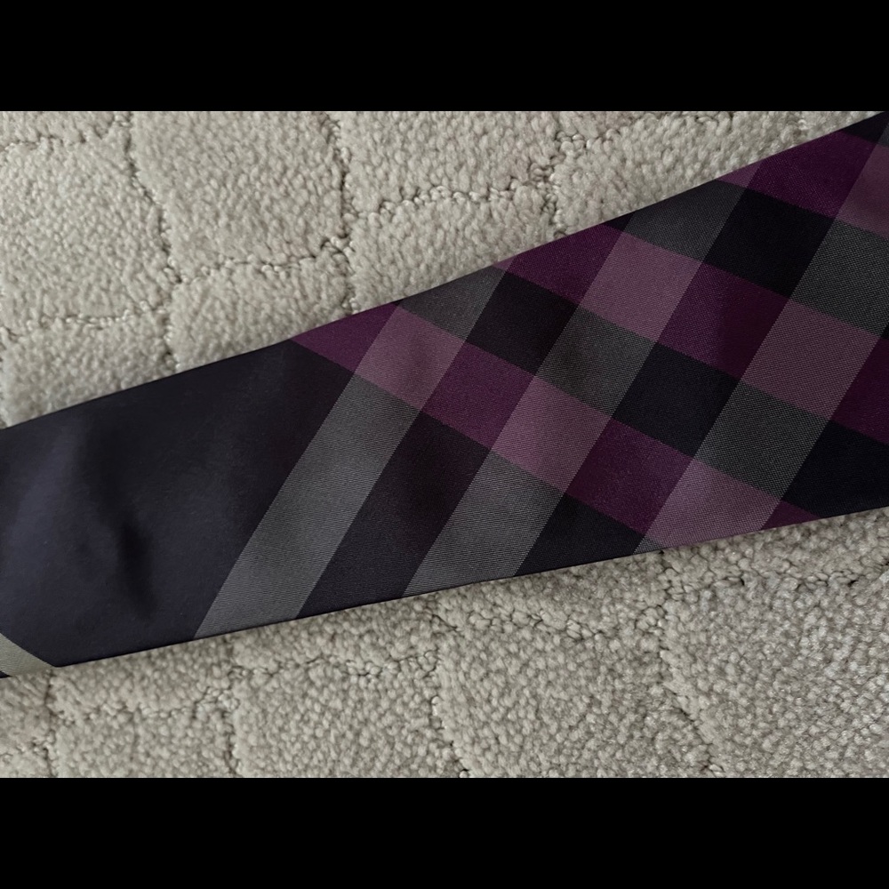 Burberry Classic Cut Check Silk Tie - Picture 9 of 10